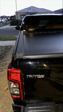 Load image into Gallery viewer, Mitsubishi Triton (2014-2019) MQ Lockable Roller Ute Tray Cover