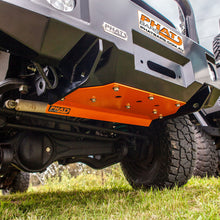 Load image into Gallery viewer, Toyota Landcruiser 76 Series (2007-2023) Phat Bars Bull Bar