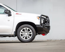 Load image into Gallery viewer, Chevrolet Silverado 1500 (2024-2028) Ironman APEX Bull Bar &amp; Cube Lights Kit
