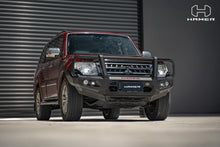 Load image into Gallery viewer, Mitsubishi Pajero (2006-2021) Hamer 4x4 King series Plus bull bar
