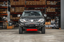 Load image into Gallery viewer, Mitsubishi Triton (2015-2018) Hamer 4x4 King series bull bar for MQ
