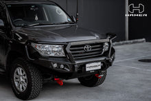 Load image into Gallery viewer, Toyota LandCruiser 200 Series (2008-2015) Hamer 4x4 King Series Plus Bullbar

