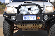 Load image into Gallery viewer, Toyota Hilux (2005-2011) KUN N70 4WD Xrox Bullbar (SKU: XRHLX15)
