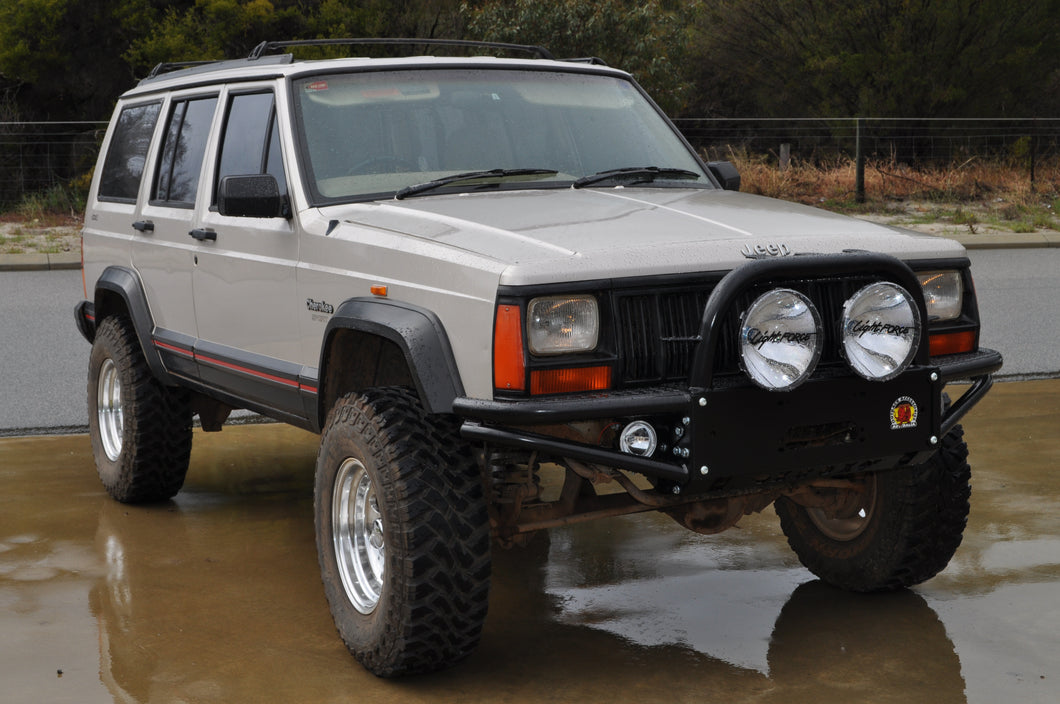 Jeep Cherokee (1994-1997) XJ Xrox Bullbar (SKU: XRJC)