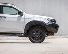 Load image into Gallery viewer, Isuzu D-MAX (24+) Ironman Raid Bull Bar
