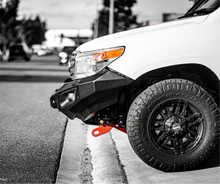 Load image into Gallery viewer, Toyota LandCruiser 200 Series (2008-2015) Hamer 4x4 King Series Bullbar
