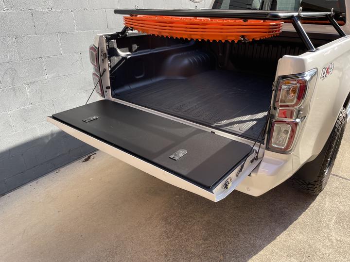 Isuzu D-max (2020-2025) Tailgate Storage