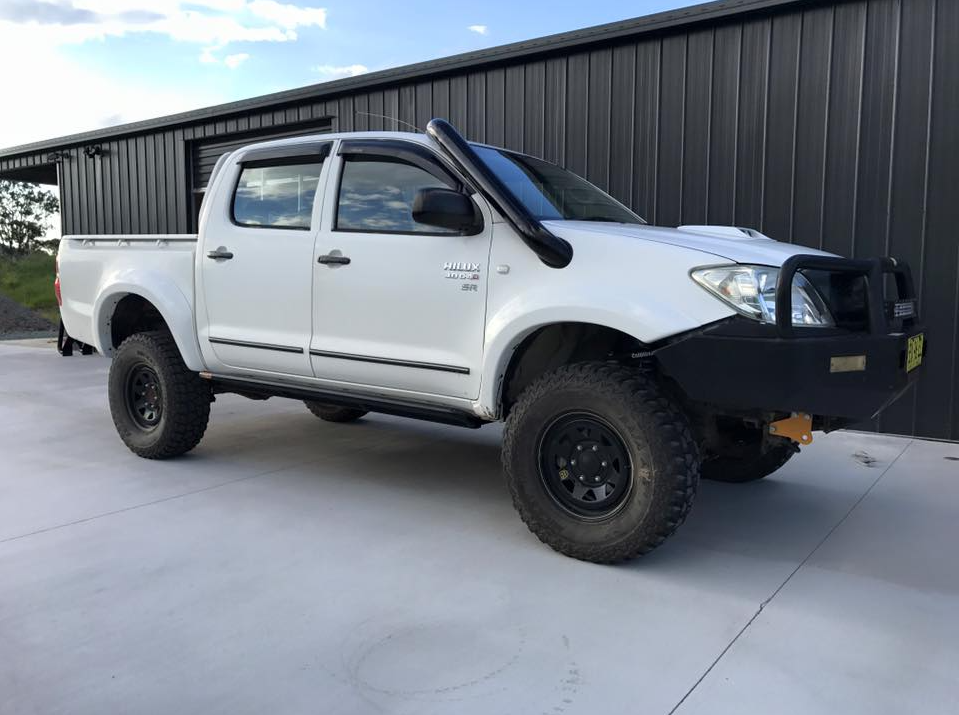 Toyota Hilux (2005-2015) N70 KUN Phat Bars 4